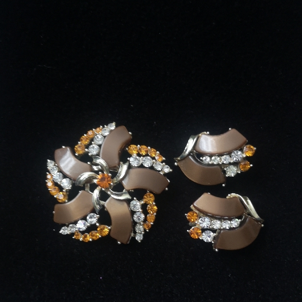 STAR Vintage Estate Jewelry Brooch & Clip Earring Set Orange Clear Rhinestone